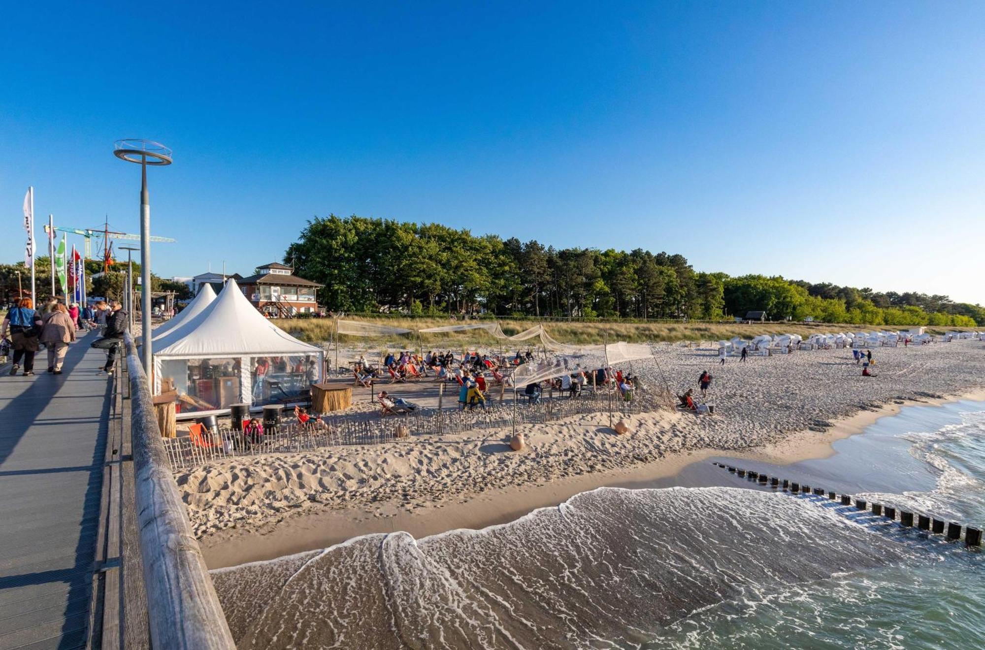 Toni'S Room An Der Seebruecke Zingst Exterior foto